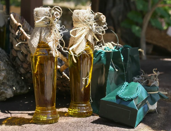 Flaschen mit Olivenöl Stockbild