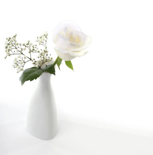 Vazoda çiçek buketi ile — Stok fotoğraf