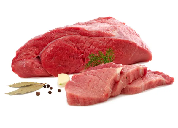 Carne fresca su sfondo bianco — Foto Stock