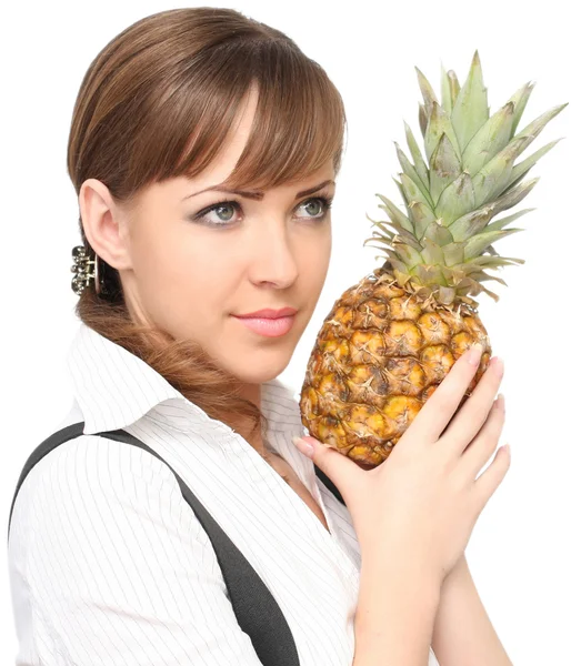 Schöne Frau mit Ananas — Stockfoto