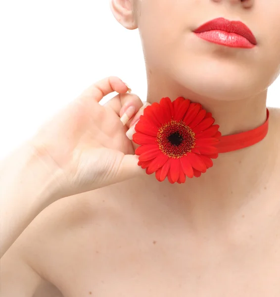 Piros virág a gyönyörű nő — Stock Fotó