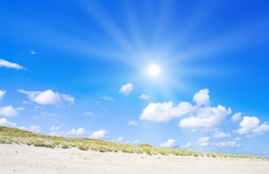 plaj ve dunes güzel güneş ışığı ile