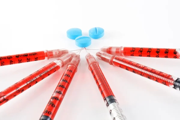 Syringe and pill — Stock Photo, Image