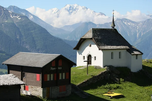 Kaplica w Alpach — Zdjęcie stockowe