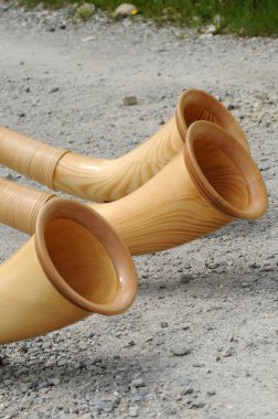 Üç alphorns