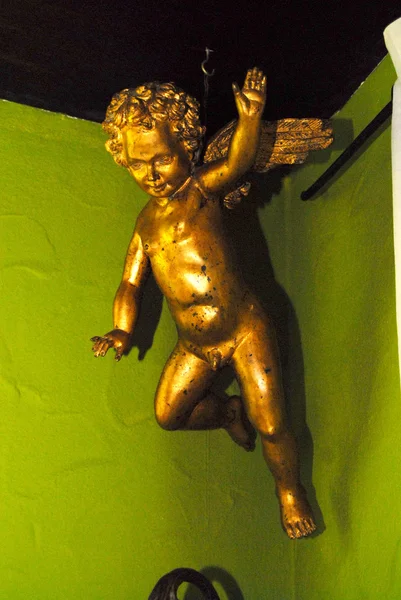 Golden angel — Stock Photo, Image