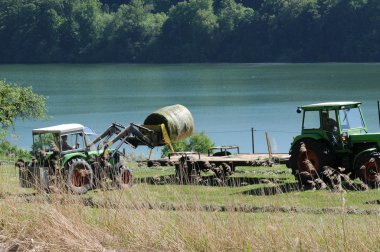 Harvest workers clipart