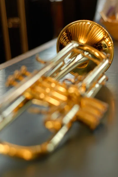 Playing trumpet — Stock Photo, Image