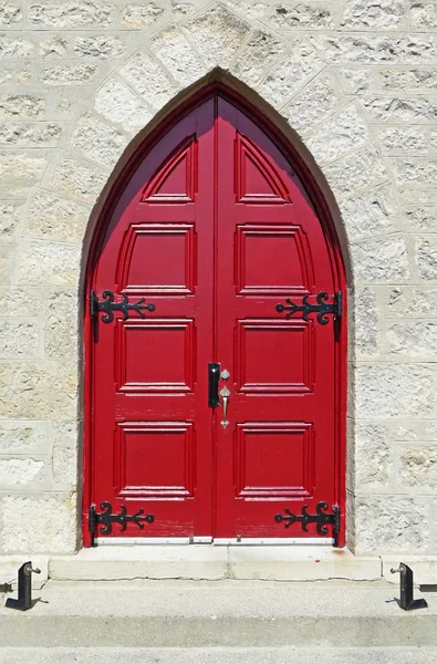 Porta da igreja vermelha do século XIX — Fotografia de Stock