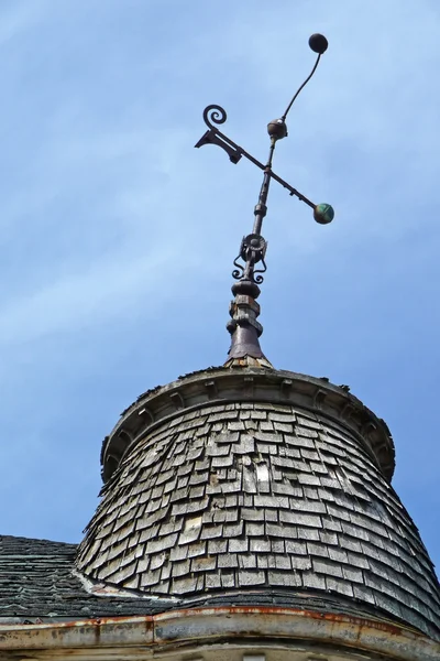 Unikalne piorunochron na opuszczony dom — Zdjęcie stockowe