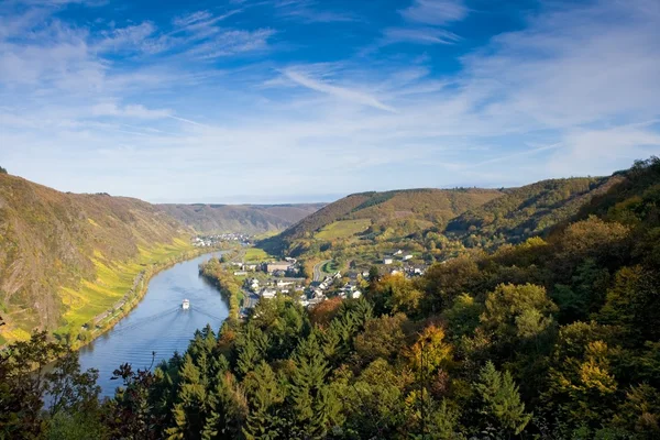 Moselle vallei in de buurt van cochem, Duitsland — Stockfoto