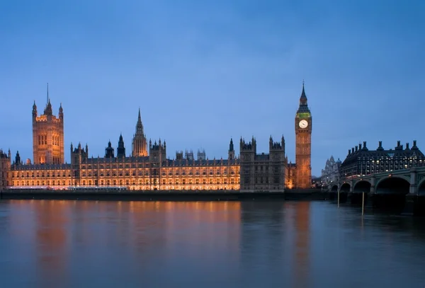 El Big Ben y las Casas del Parlamento — Foto de Stock