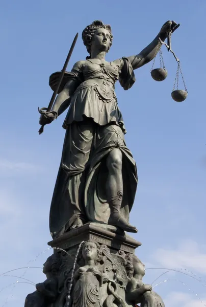 Standbeeld van Vrouwe Justitia — Stockfoto