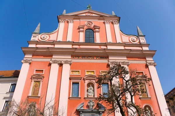 Kerk in het centrum van ljubljana — Stockfoto