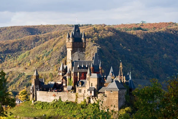 Reichsburg 城堡在科海姆 — 图库照片#