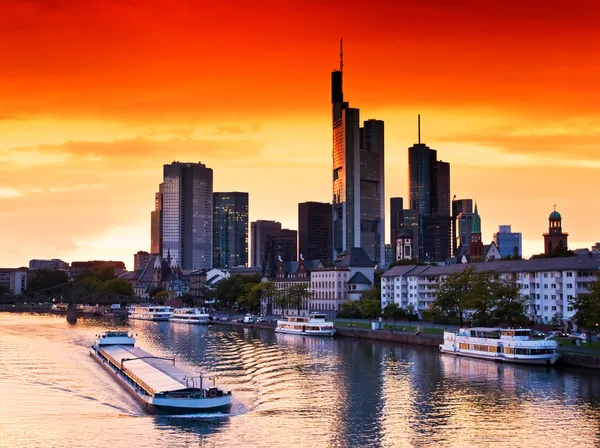 Pôr do sol em Frankfurt am Main — Fotografia de Stock