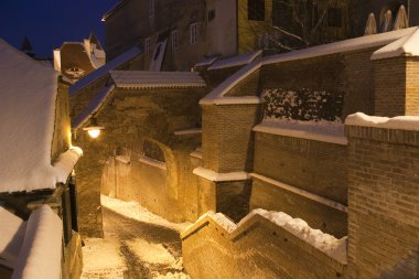 sibiu kış kar, ortaçağdan kalma şehir dusk