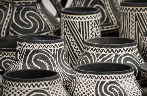 Vaso de cerâmica preto e branco — Fotografia de Stock