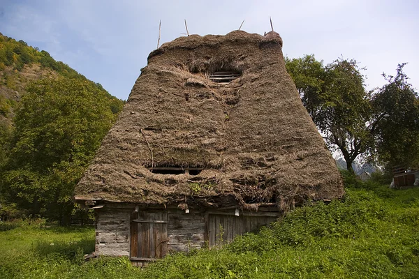 Традиційний будинок гірського регіону — стокове фото