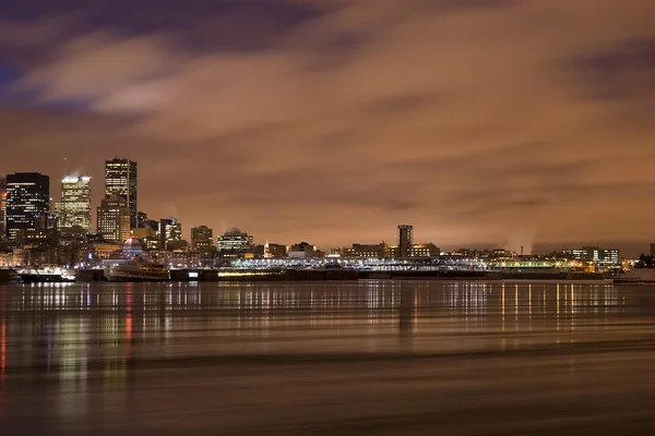 Stadsbilden night scen montreal floden — Stockfoto