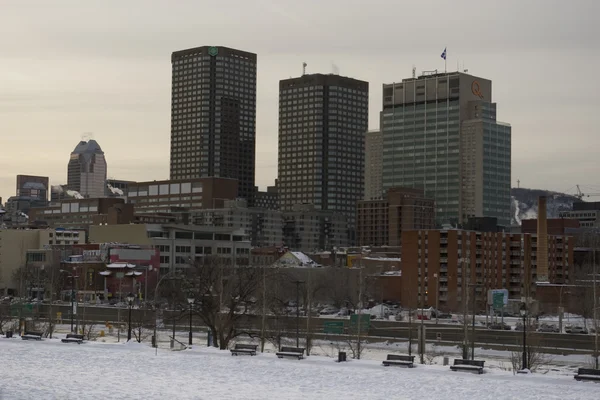 Paysage urbain gratte-ciel d'hiver Montréal — Photo