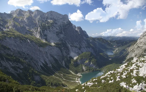 Озеро Госау в австрийских Альпах — стоковое фото
