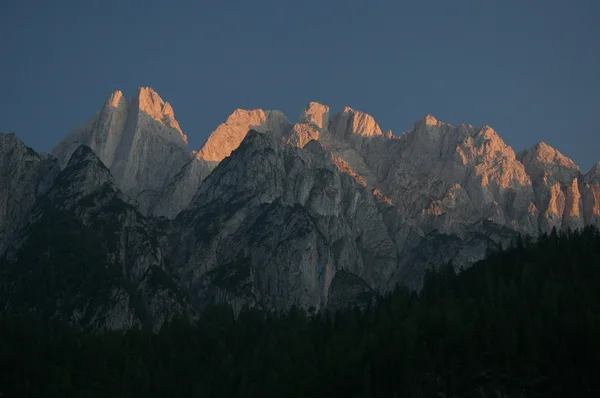 Mountain range at dusk — Stock Photo, Image