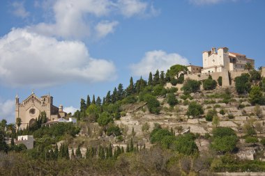 kale ve katedral tepe üzerinde