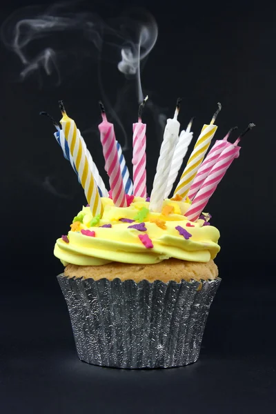 Cupcake su nero — Foto Stock