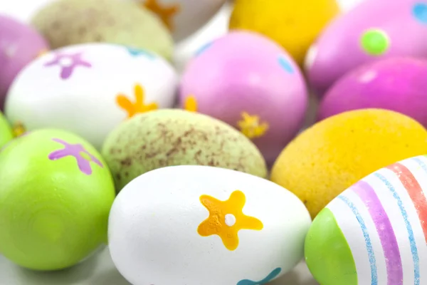 Ручні розфарбовані великодні яйця — стокове фото