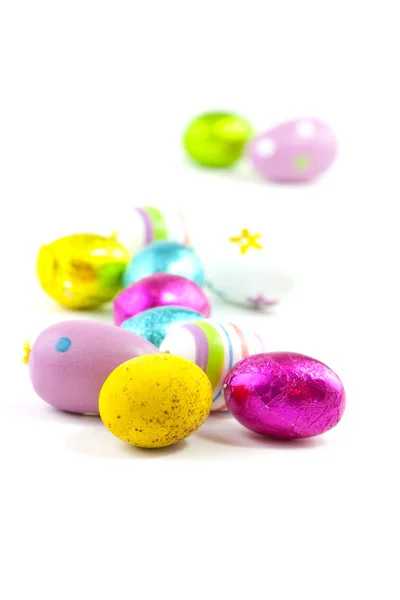 Velikonoční vejce na bílém pozadí — Stock fotografie