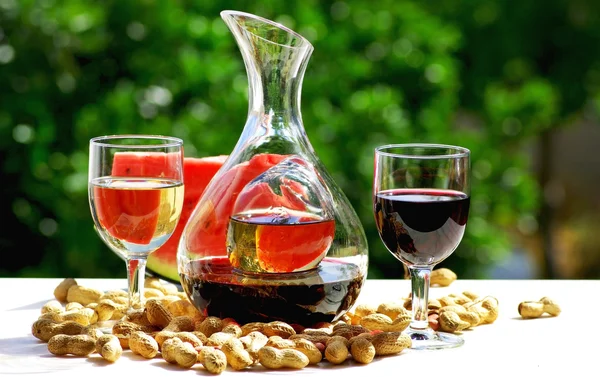 Glas Weizen und Rotwein. — Stockfoto