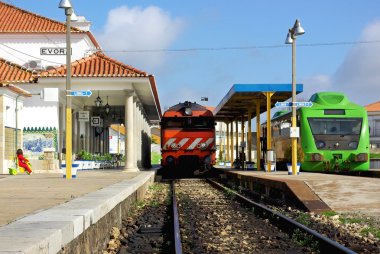 Portekizli tren istasyonu.