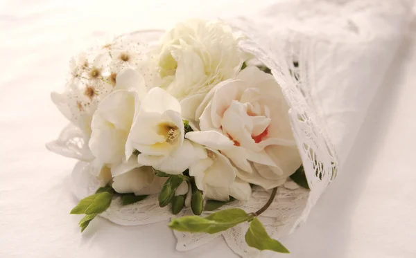 Fehér virágcsokor — Stock Fotó