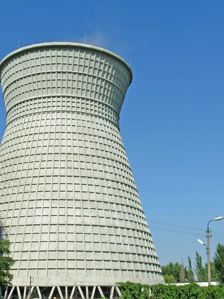 Industriële koeling watertoren — Stockfoto