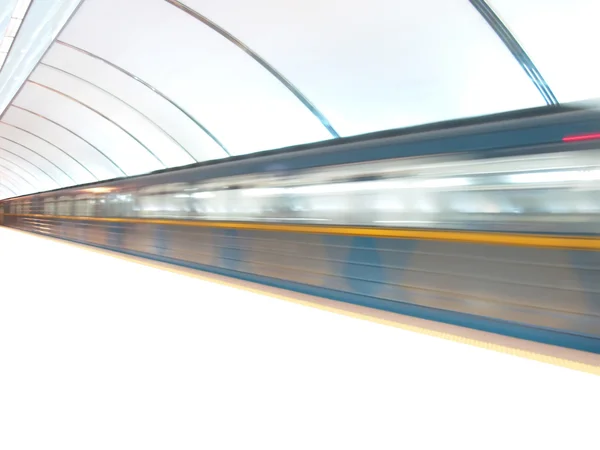 Білий підземний залізничний вокзал — стокове фото