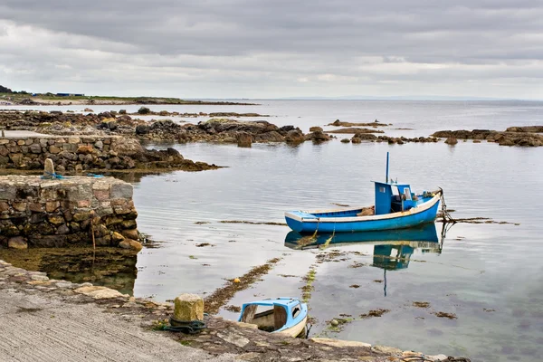 Boat on Galway Bay — Stock Photo, Image