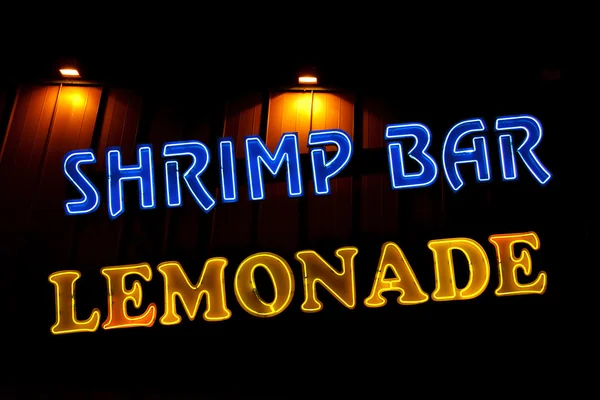 Shrimp Bar und Limonade Leuchtreklame — Stockfoto