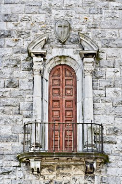 Kilise balkon