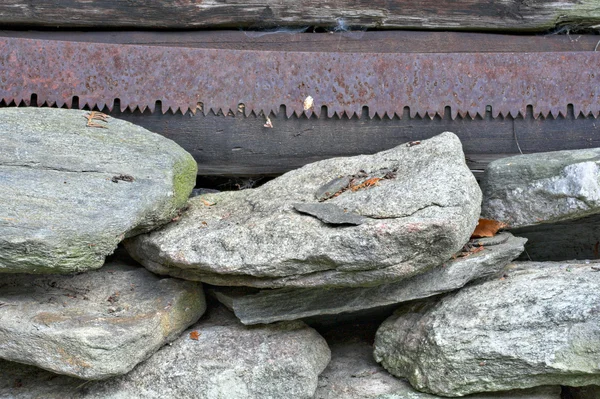 铁锈和岩石 — 图库照片