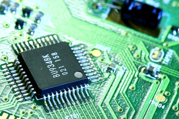 PCB kurulu ve elektronik komponentler — Stok fotoğraf
