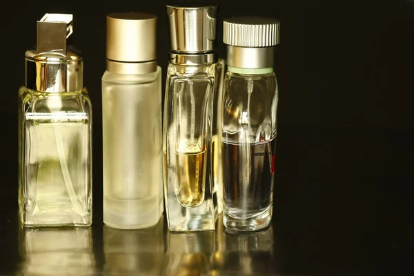 Frascos de perfume — Fotografia de Stock