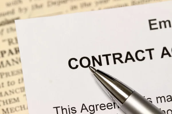 O contrato — Fotografia de Stock