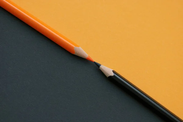 Dva barevné tužky — Stock fotografie