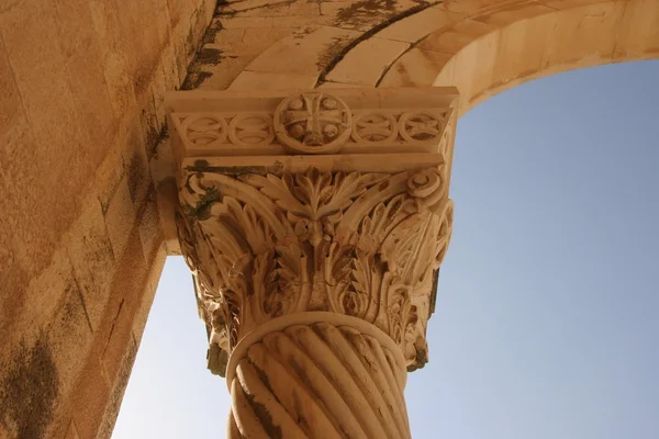 Coluna sobre a Basílica da Transfiguração — Fotografia de Stock