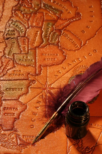Quill, tinteiro & mapa — Fotografia de Stock
