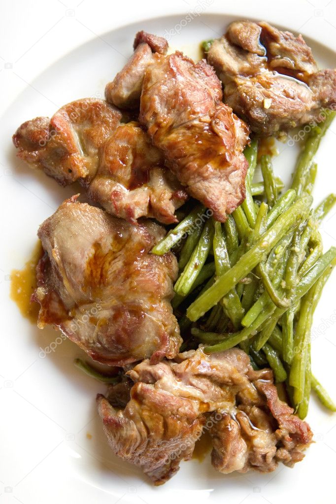 Roast chicken with string beans