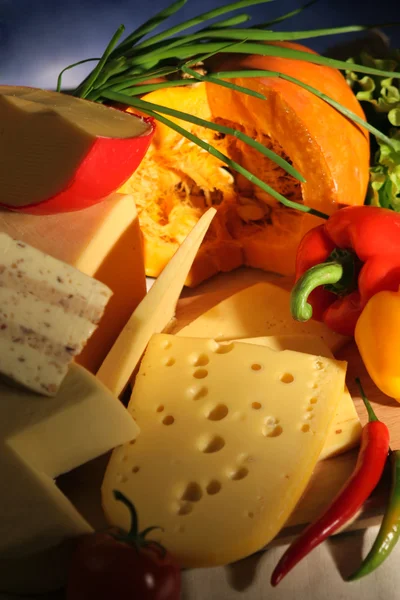 Peynir ve sebze — Stok fotoğraf
