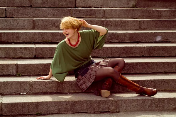 portre sarışın güzel gülen in gi