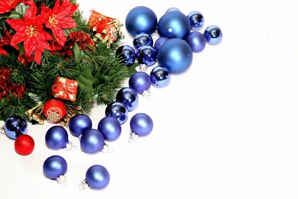 Massor av blå julgranskulor — Stockfoto